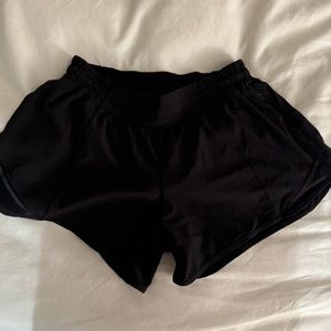 Lululemon Hotty Hot Short low rise 4”
